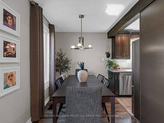 5th image of 19 Austen Ln