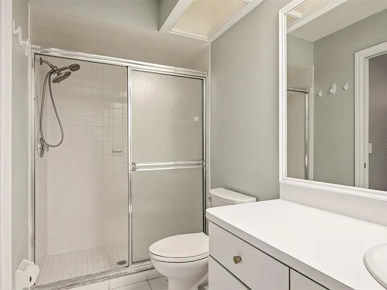 406 S Bayview Blvd #1 — Photo 20