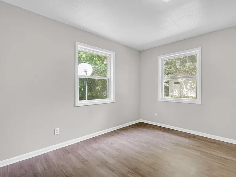 134 Poplar St — Photo 12