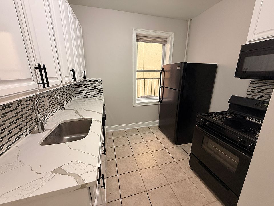 1st image of 134 Corbin Ave #35E
