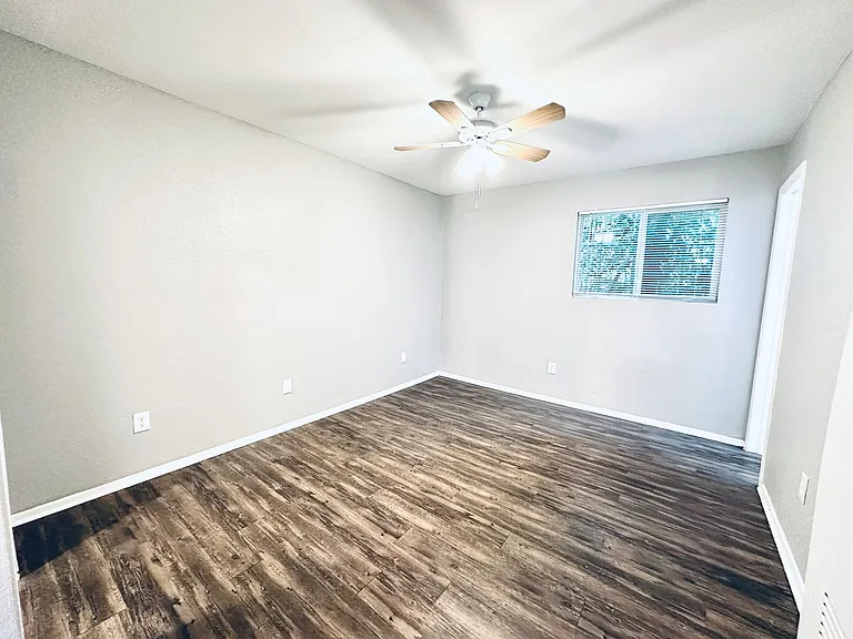 Awesome open Studio Apartments Close to Downtown — Photo 39