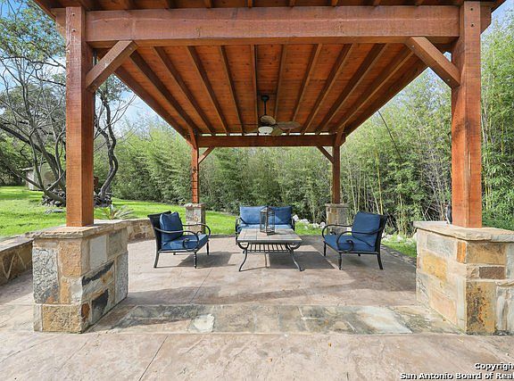 2nd image of 217 Meadowbrook Dr