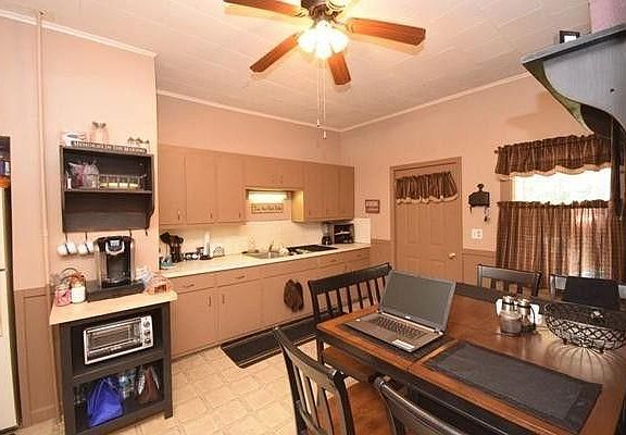 Eat in kitchen
