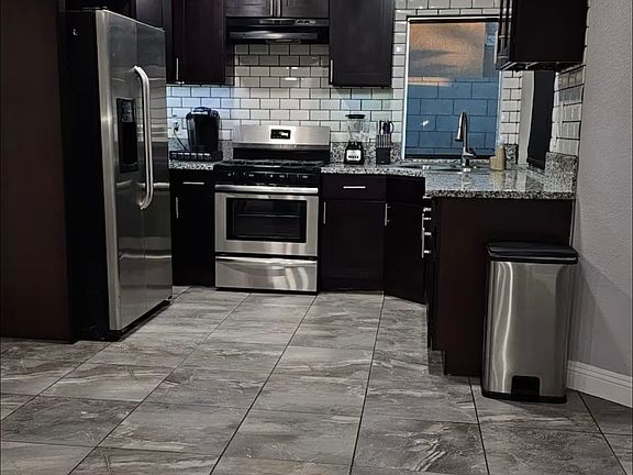 5th image of 15202 Buxton Ave
