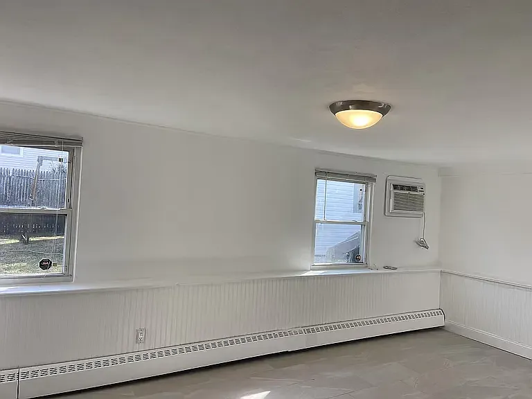 7 Saint Johns Ave — Photo 8