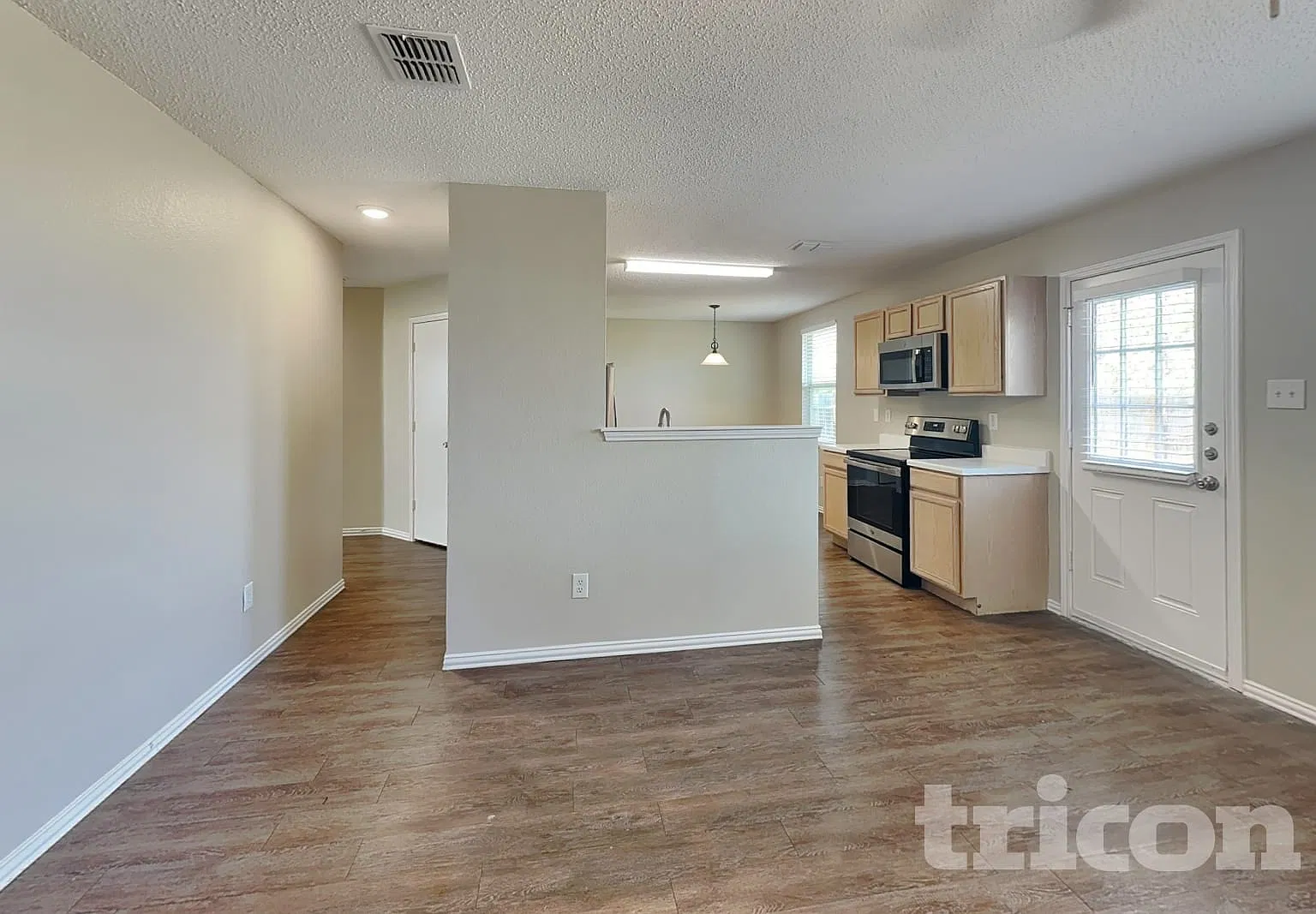 105 Phlox Lane Burleson TX — Photo 2
