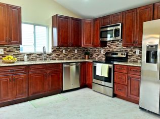 63 Granite Rd, Levittown, PA 19057