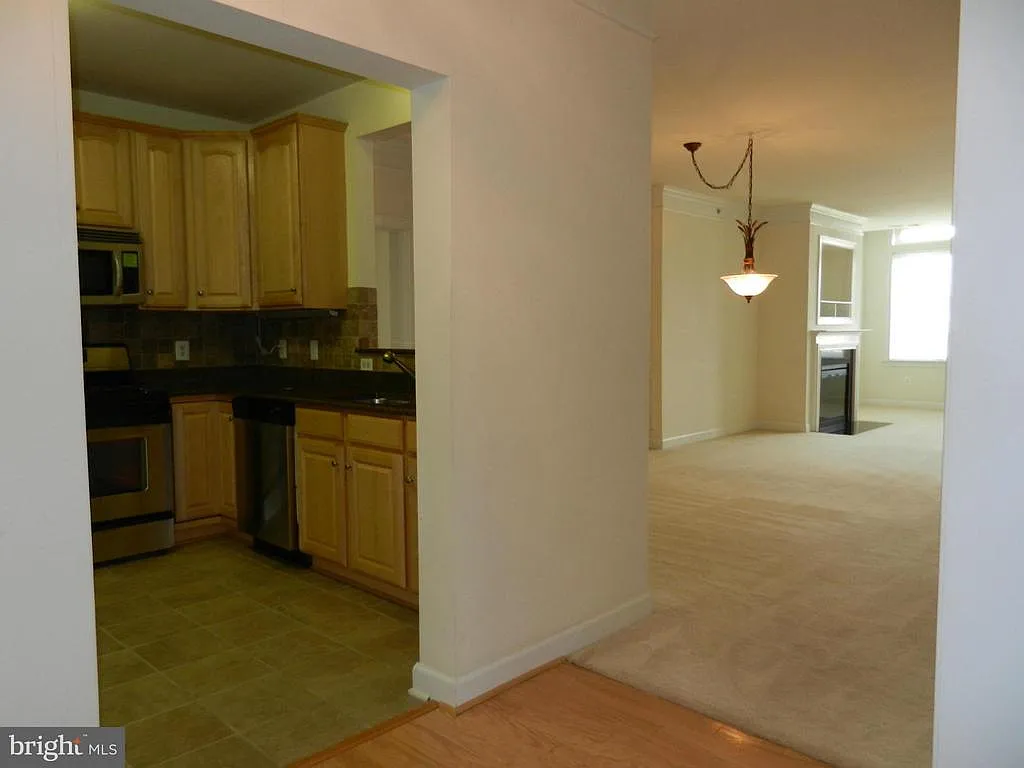2 bed, 2.0 bath, 1612 sqft, $2,950 — Photo 3