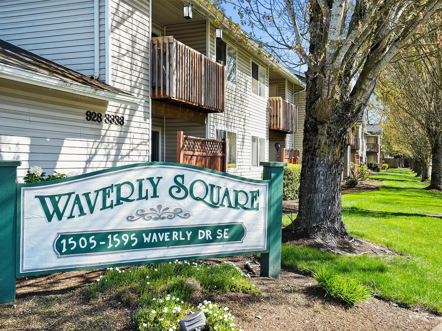 Waverly Square Apartments — Photo 4