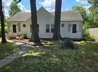 3857 Oak Knoll Rd, Waterford, MI 48328