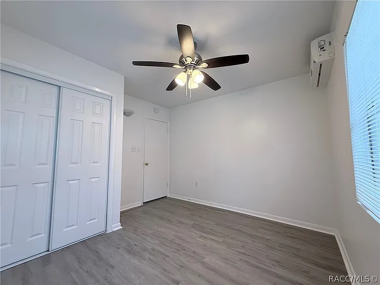 10715 N Northcut Ave — Photo 22