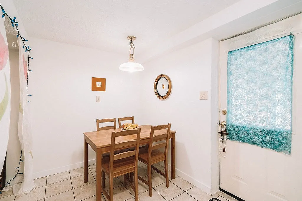 2 bed, 1050 sqft, $1,950 — Photo 4
