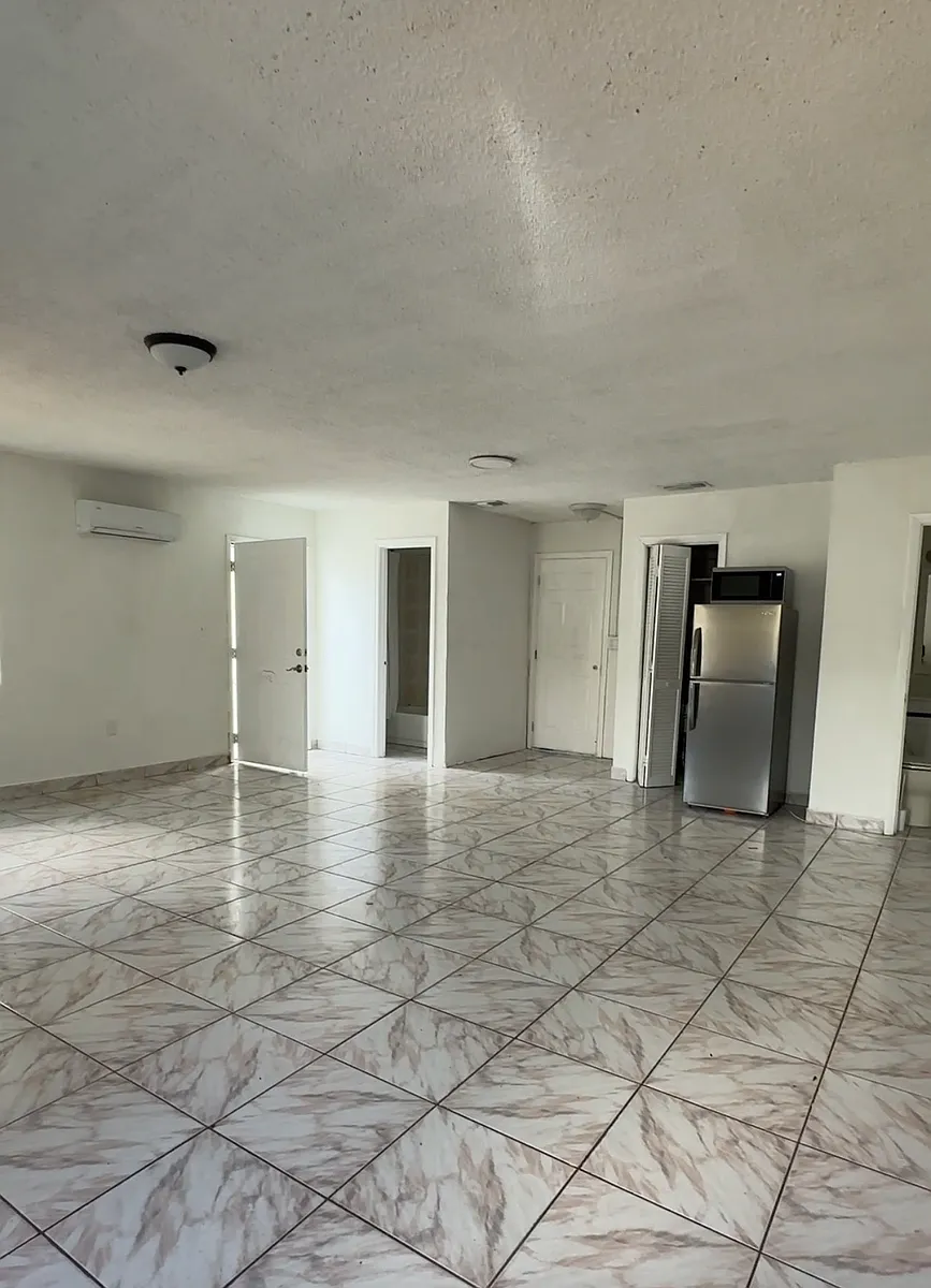 Photo 2 of 4 - 13720 SW 32nd St #1 - Miami, FL Building Photo - 13720 SW 32nd St #1