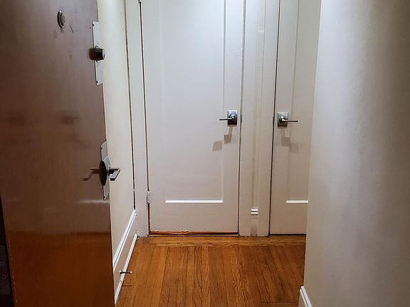 5th image of 935 Hyde St APT 4