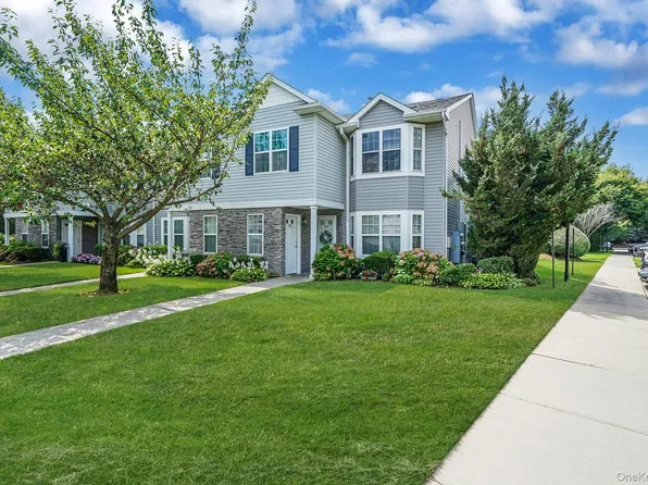 258 Medea Way, Central Islip, NY 11722