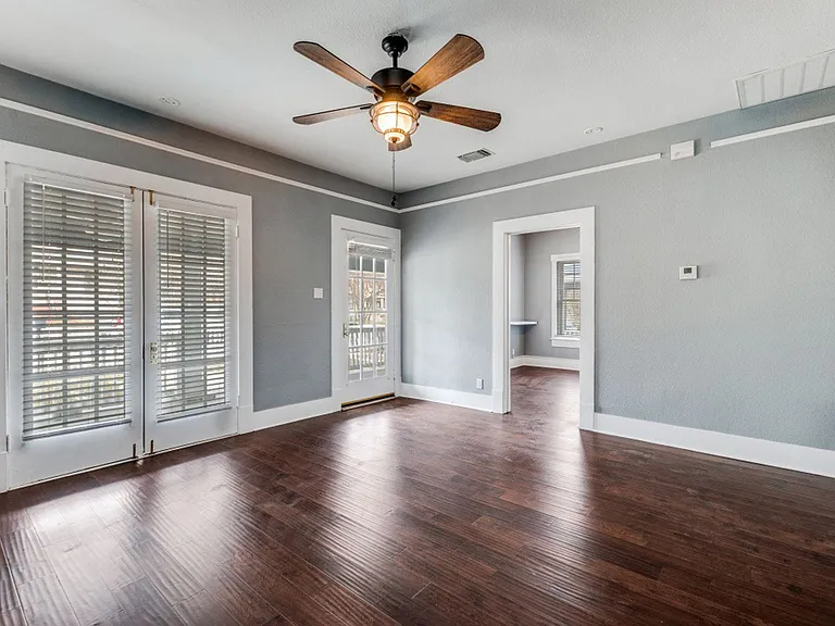 830 W Craig Pl — Photo 4