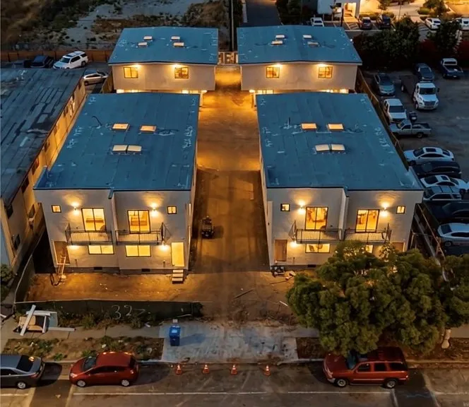 908 Lakme Ave — Photo 5