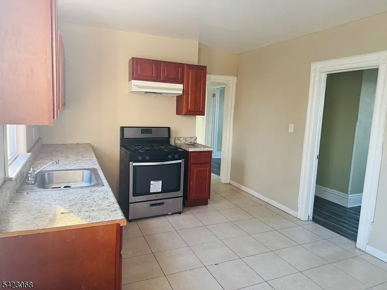 2 Hawthorne Pl #2 — Photo 6