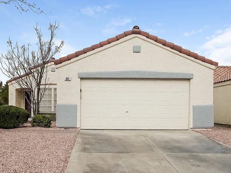 881 Adobe Flat Dr — Photo 1