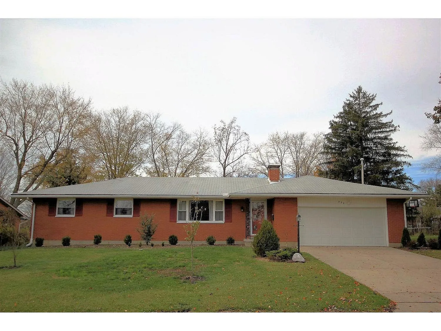 320 Summit St photo 1