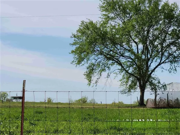 W 377th St, Osawatomie, KS 66064