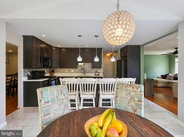 18500 Gingerbread Ln, Gaithersburg, MD 20877