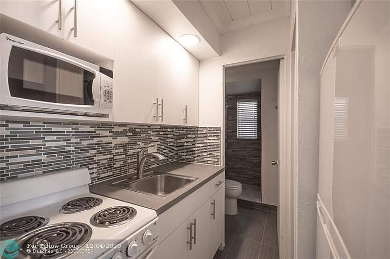 1st image of 835 NE 15th Ave #1