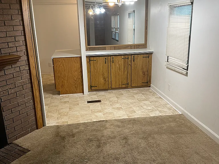 102 Acorn Ln — Photo 3