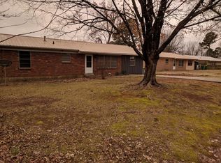 2305 Magnolia Dr, Springdale, AR 72762