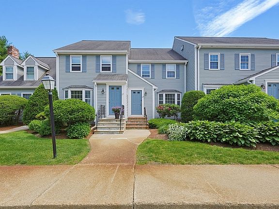 4th image of 68 Village St Unit 68