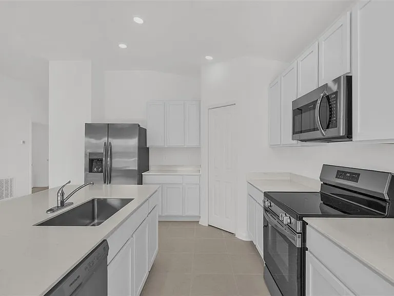 1552 Loxley Trl — Photo 11