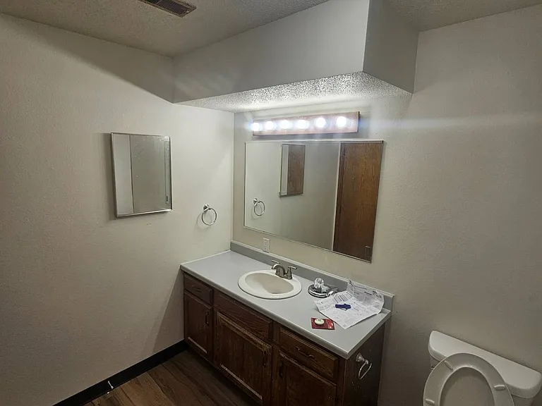 614 N East St #2 — Photo 12