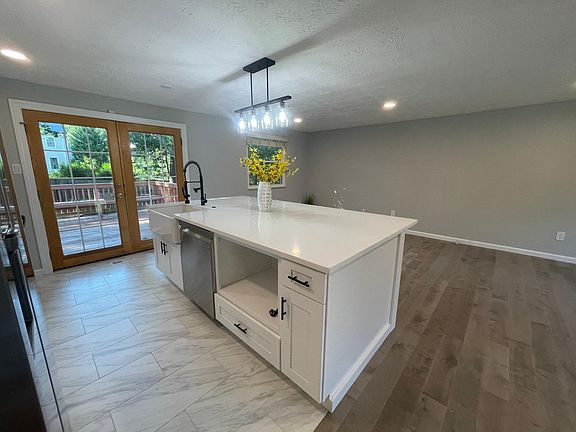 4th image of 12822 Framingham Ct