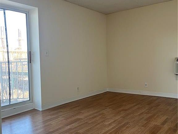 5th image of 2955 Shell Rd APT 3N