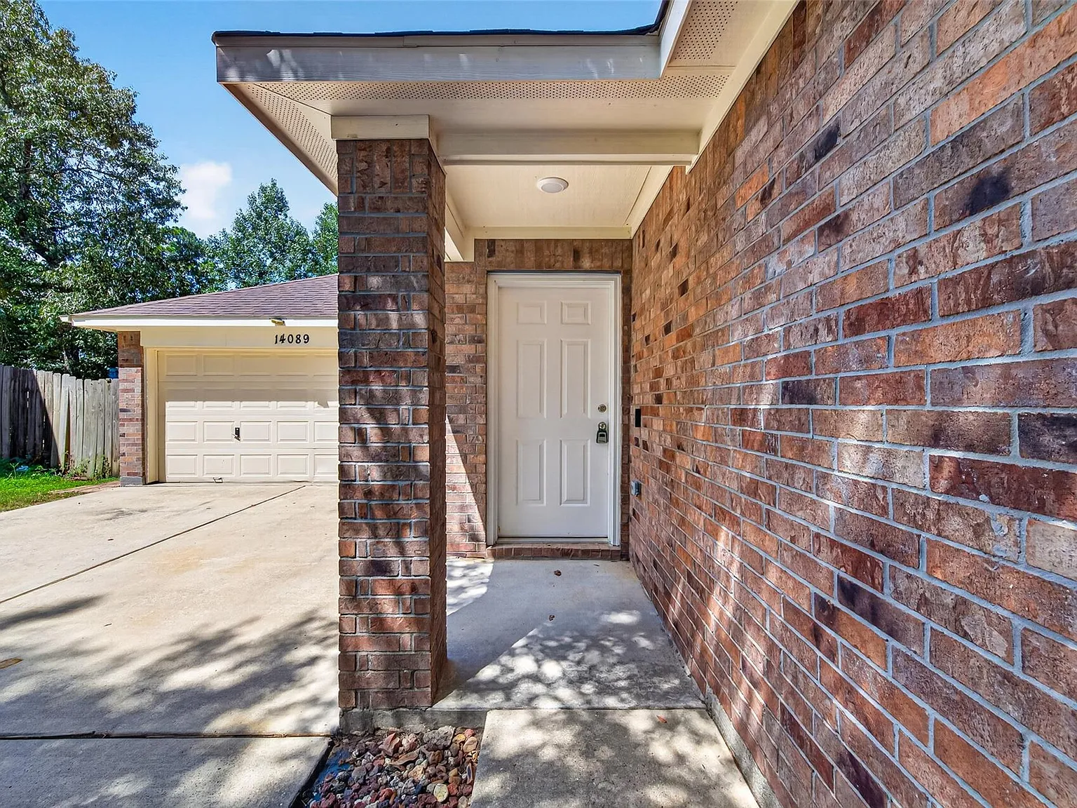 4 bed, 2.0 bath, 1302 sqft, $1,550 — Photo 4