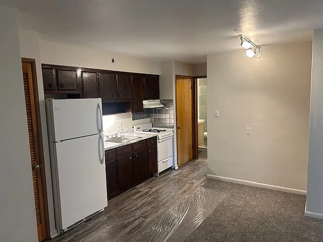 1 bed, 900 sqft, $875 — Photo 3