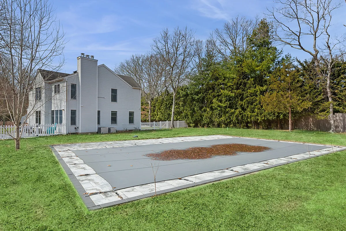 Building Photo - 50 Wooded Oak Ln