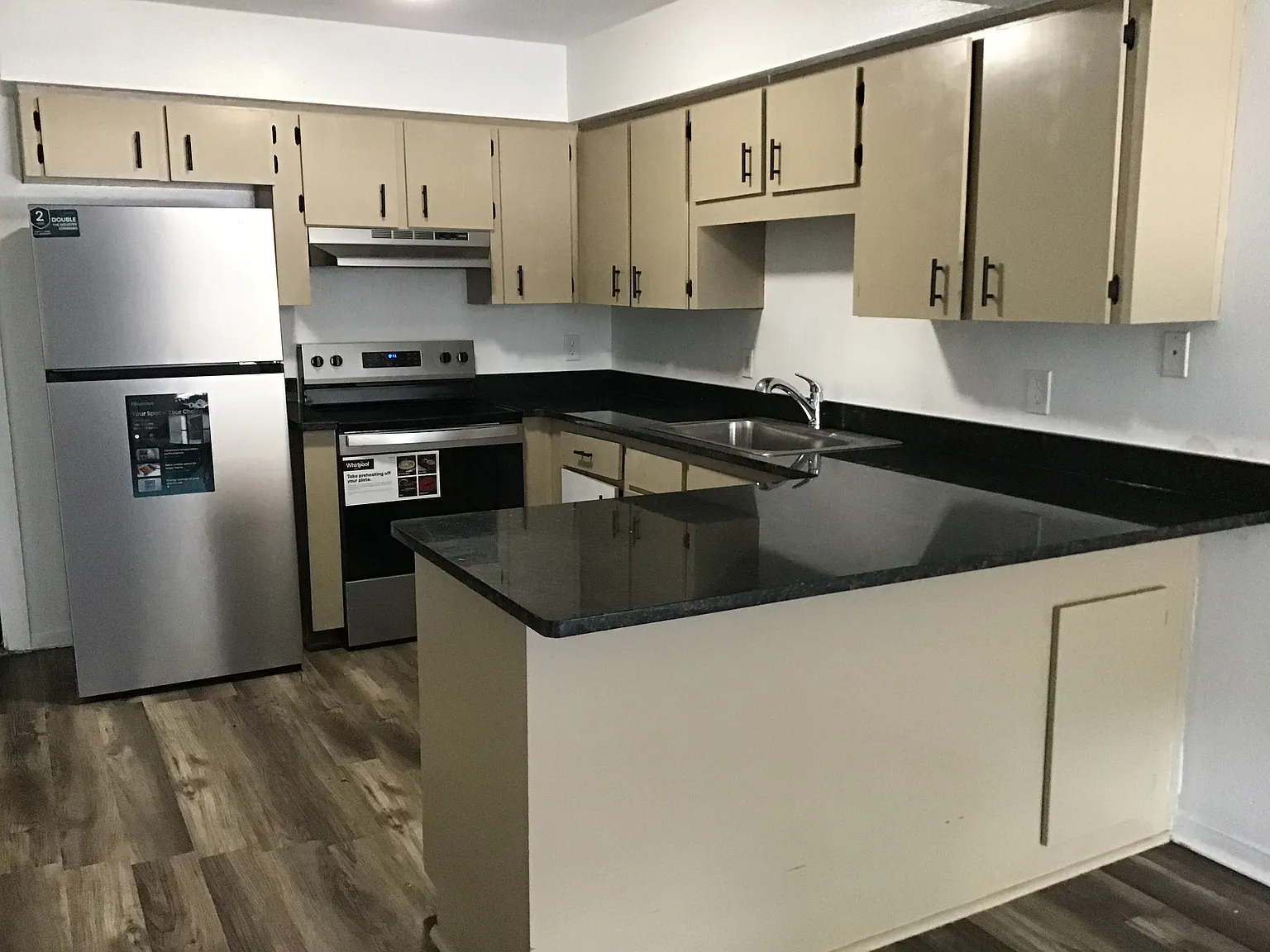 2 bed, 770 sqft, $1,275 — Photo 4