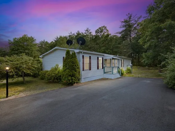 13 Lincoln Cir, Carver, MA 02330