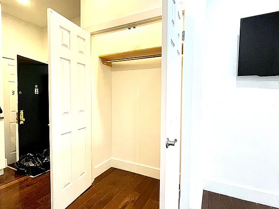 3rd image of 280 W 117th St APT 1B