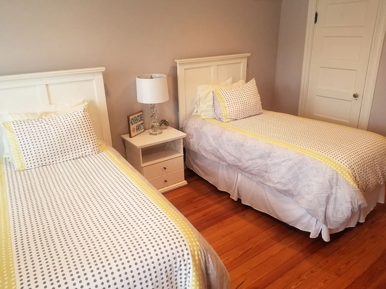 Ball Square / Tufts University / Davis Square area, 3 bedroom, 1 bathroom apartment — Photo 2