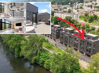 4523 Riverside Way, Philadelphia, PA 19127