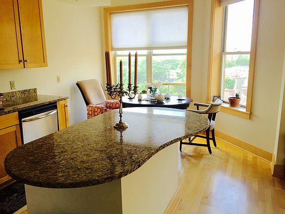 4th image of 360 W Washington Ave Unit 615