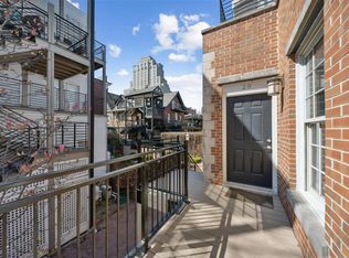 28 Carriage Ln #28, Saint Louis, MO