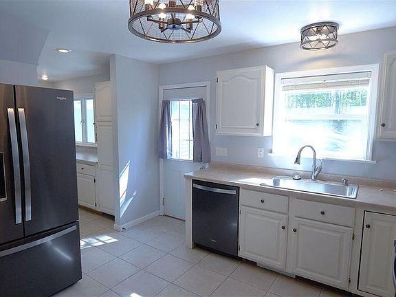 3rd image of 1014 Wheeler St