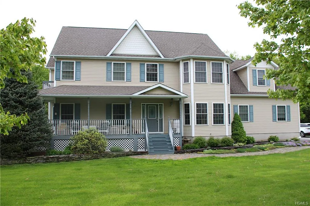 8 Victorian Ct photo 1