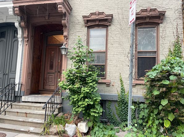 15 N Ferry St APT 1