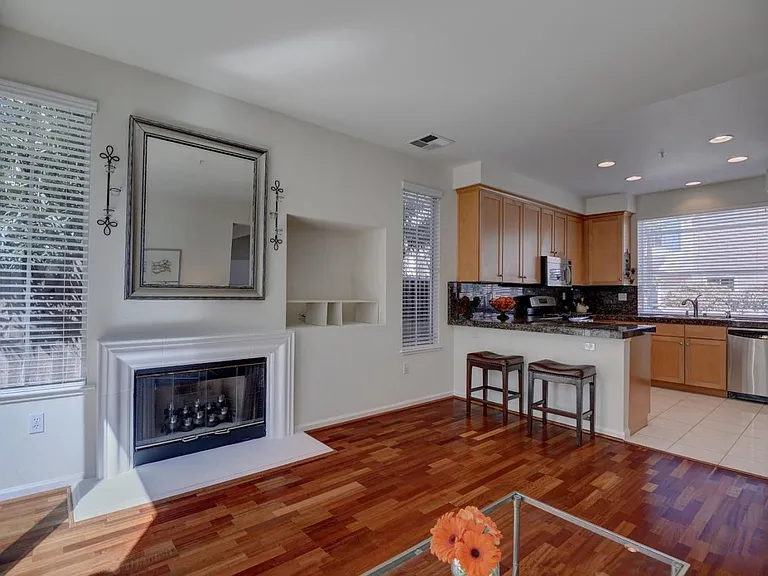 1567 Oak Point Ter — Photo 11