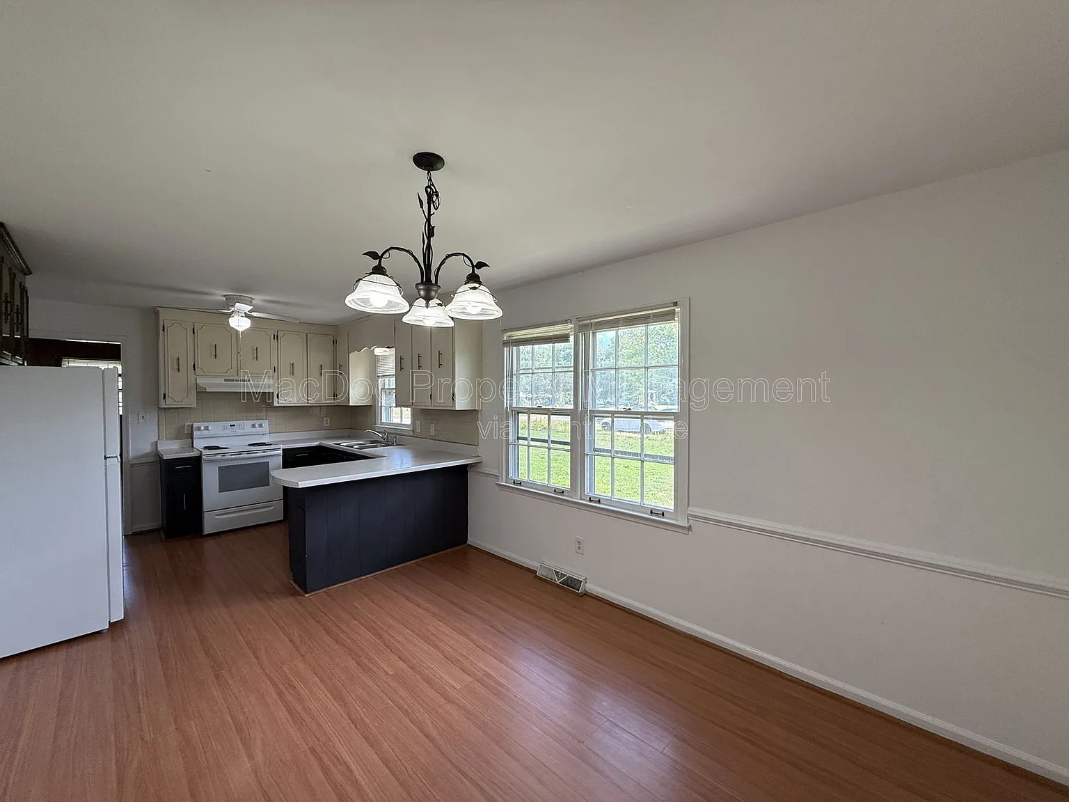 3 bed, 2.0 bath, 1583 sqft, $2,195 — Photo 4