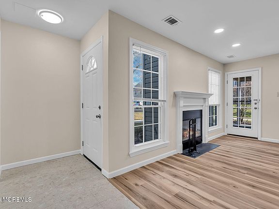 5th image of 435 Hancock Pl